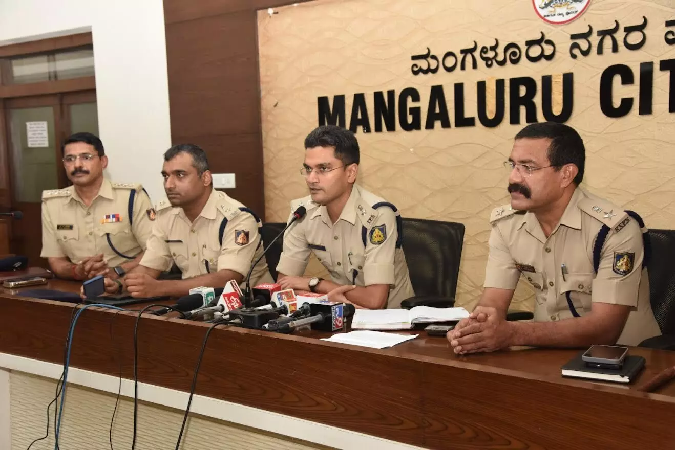 ಆ್ಯಂಟಿ ಕಮ್ಯುನಲ್ ವಿಂಗ್ ಗೆ ಸಿಸಿಬಿಯ ಎಸಿಪಿ ಉಸ್ತುವಾರಿ; ಮಂಗಳೂರು ಕಮಿಷನರ್ ಆದೇಶ ಆ್ಯಂಟಿ ಕಮ್ಯುನಲ್ ವಿಂಗ್ ಗೆ ಸಿಸಿಬಿಯ ಎಸಿಪಿ ಉಸ್ತುವಾರಿ; ಮಂಗಳೂರು ಕಮಿಷನರ್ ಆದೇಶ