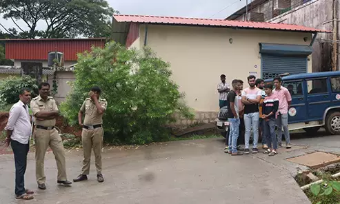 ಪುತ್ತೂರು ಶವಾಗಾರ ಸಿಬ್ಬಂದಿ ವಿರುದ್ಧ ಲಂಚ ಆರೋಪ: ಪರೀಕ್ಷೆ ನಡೆಸದೆ ಪ್ರತಿಭಟಿಸಿದ ಹೊರಗುತ್ತಿಗೆ ಸಿಬ್ಬಂದಿ