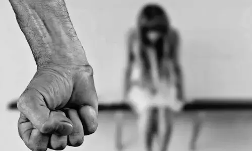 11 ವರ್ಷದ ಬಾಲಕಿಯ ಮೇಲೆ ನಿವೃತ್ತ ಪೊಲೀಸ್ ಸಿಬ್ಬಂದಿ ಅತ್ಯಾಚಾರ; ಪ್ರಕರಣ ದಾಖಲು