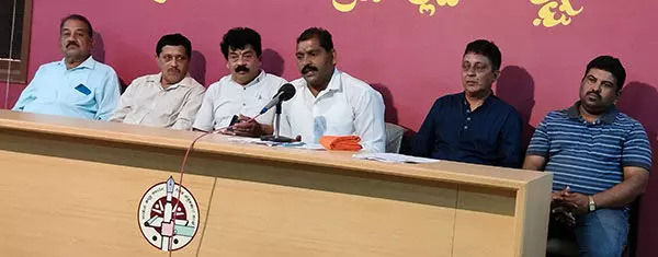 ಉಡುಪಿ ಎಪಿಎಂಸಿ ನಿವೇಶನದ ಲೀಸ್ ಕಂ ಸೇಲ್‌ನಲ್ಲಿ ಅವ್ಯವಹಾರ: ಮಾಜಿ ಸದಸ್ಯರ ಆರೋಪ