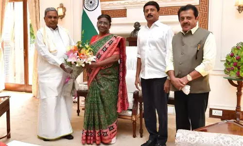 ರಾಷ್ಟ್ರಪತಿ ದ್ರೌಪದಿ ಮುರ್ಮು ಭೇಟಿಯಾದ ಮುಖ್ಯಮಂತ್ರಿ ಸಿದ್ದರಾಮಯ್ಯ
