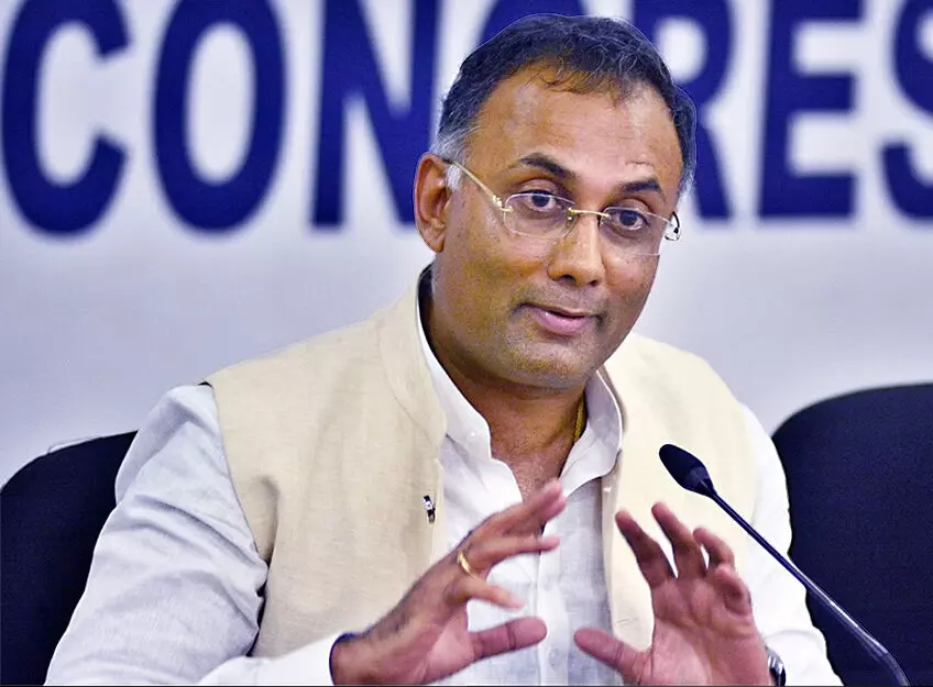 ಕೇಂದ್ರ ಸರ್ಕಾರ ಎಲ್ಲವನ್ನೂ ಕರ್ನಾಟಕಕ್ಕೆ ಕೊಡಲಿ ಎಂಬ ಸ್ವಾರ್ಥ ನಮ್ಮಲ್ಲಿಲ್ಲ: ದಿನೇಶ್ ಗುಂಡೂರಾವ್