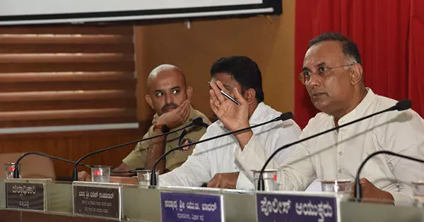 ಮಾದಕ ದ್ರವ್ಯ ಬಳಕೆ ತಡೆ: ಶಿಕ್ಷಣ ಸಂಸ್ಥೆಗಳ ಜೊತೆ ವಿಶೇಷ ಕಾರ್ಯಾಚರಣೆಗೆ ದ.ಕ ಜಿಲ್ಲಾ ಉಸ್ತುವಾರಿ ಸಚಿವ ದಿನೇಶ್ ಗುಂಡೂರಾವ್ ಸೂಚನೆ ಮಾದಕ ದ್ರವ್ಯ ಬಳಕೆ ತಡೆ: ಶಿಕ್ಷಣ ಸಂಸ್ಥೆಗಳ ಜೊತೆ ವಿಶೇಷ ಕಾರ್ಯಾಚರಣೆಗೆ ದ.ಕ ಜಿಲ್ಲಾ ಉಸ್ತುವಾರಿ ಸಚಿವ ದಿನೇಶ್ ಗುಂಡೂರಾವ್ ಸೂಚನೆ