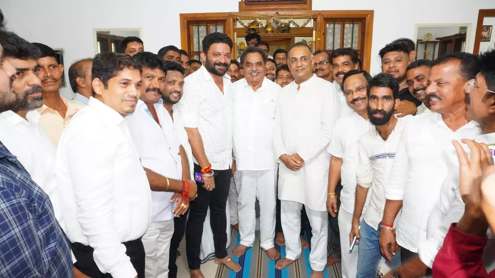 ಜನಾರ್ದನ ಪೂಜಾರಿ, ರಮಾನಾಥ ರೈ ಮನೆಗೆ ದ.ಕ.ಜಿಲ್ಲಾ ಉಸ್ತುವಾರಿ ಸಚಿವ ದಿನೇಶ್ ಗುಂಡೂರಾವ್ ಭೇಟಿ