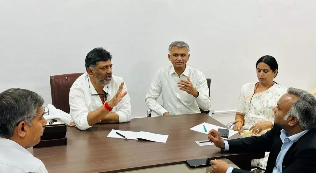 ಗೃಹಲಕ್ಷ್ಮಿ ಯೋಜನೆಗೆ ಪ್ರತ್ಯೇಕ ಆ್ಯಪ್’; ಬುಧವಾರದ ಸಂಪುಟ ಸಭೆಯಲ್ಲಿ ಅಂತಿಮ ತೀರ್ಮಾನ: ಸಚಿವೆ ಲಕ್ಷ್ಮಿ ಹೆಬ್ಬಾಳ್ಕರ್ ಗೃಹಲಕ್ಷ್ಮಿ ಯೋಜನೆಗೆ ಪ್ರತ್ಯೇಕ ಆ್ಯಪ್’; ಬುಧವಾರದ ಸಂಪುಟ ಸಭೆಯಲ್ಲಿ ಅಂತಿಮ ತೀರ್ಮಾನ: ಸಚಿವೆ ಲಕ್ಷ್ಮಿ ಹೆಬ್ಬಾಳ್ಕರ್