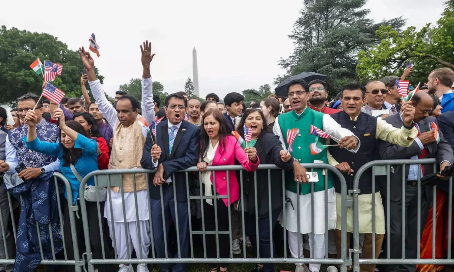 ಪ್ರಧಾನಿ ಮೋದಿಯ ಅಮೆರಿಕ ಭೇಟಿಯ ನಡುವೆಯೇ ಶ್ವೇತಭವನದ ಮುಂದೆ ನೂರಾರು ಜನರ ಪ್ರತಿಭಟನೆ