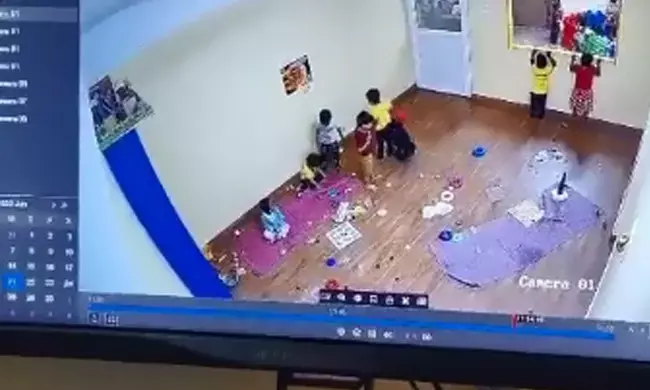 ಬೆಂಗಳೂರು | ಡೇ ಕೇರ್ ನಲ್ಲಿ ಮಗುವಿಗೆ ಮತ್ತೊಂದು ಮಗುವಿನಿಂದ ಭೀಕರ ಹಲ್ಲೆ: ಬೆಚ್ಚಿ ಬೀಳಿಸುವ ವೀಡಿಯೊ ವೈರಲ್