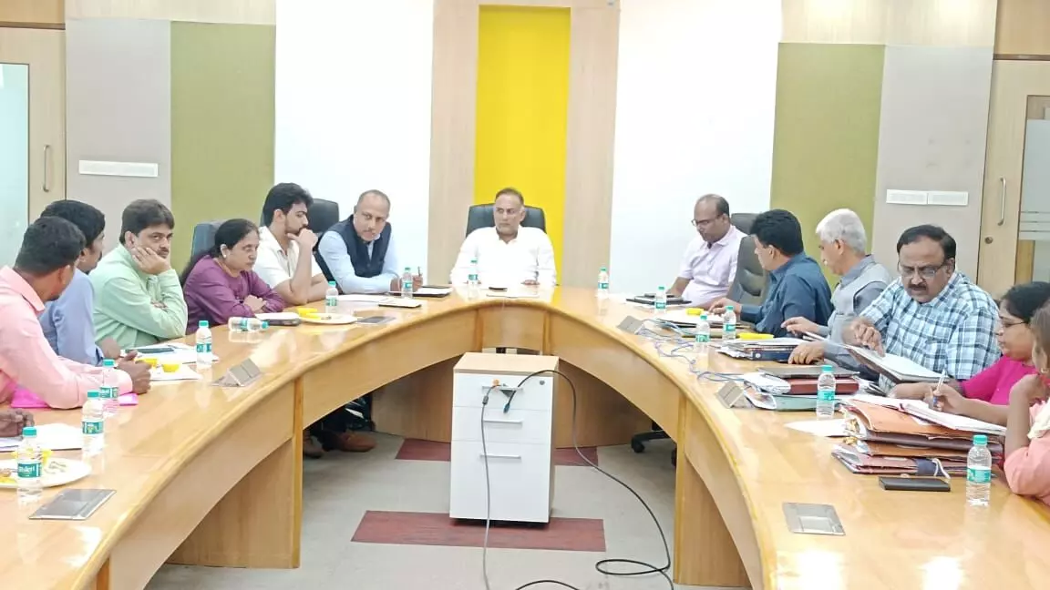 ಡಯಾಲಿಸಿಸ್ ಕೇಂದ್ರಗಳ ಸಿಬ್ಬಂದಿ ಜೊತೆ ಸಚಿವ ದಿನೇಶ್ ಗುಂಡೂರಾವ್ ಮಾತುಕತೆ