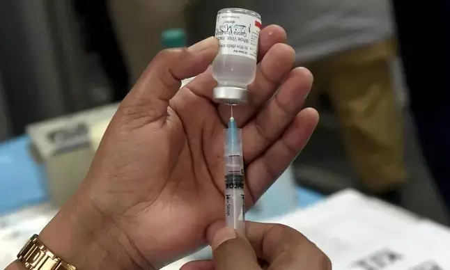 ದೇಶದ ಮೊದಲ ಒಮೈಕ್ರಾನ್-ನಿರ್ದಿಷ್ಟ ಎಂಆರ್‌ಎನ್ಎ ಲಸಿಕೆ ‘ಜೆಮೊವ್ಯಾಕ್-ಒಎಂ’ಗೆ ಚಾಲನೆ ನೀಡಿದ ಸರಕಾರ