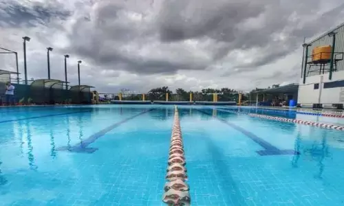 ತರಬೇತುದಾರನ ಎದುರಲ್ಲೇ ಶಾಲಾ ಈಜುಕೊಳದಲ್ಲಿ ಮುಳುಗಿದ 14 ವರ್ಷದ ಬಾಲಕ