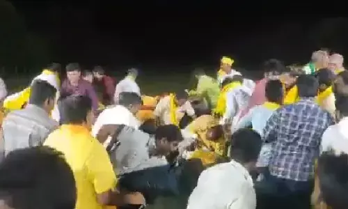 ಕುಸಿದು ಬಿದ್ದ ವೇದಿಕೆ: ಮಾಜಿ ಗೃಹಸಚಿವ ಸೇರಿ ಹಲವು ನಾಯಕರಿಗೆ ಗಾಯ