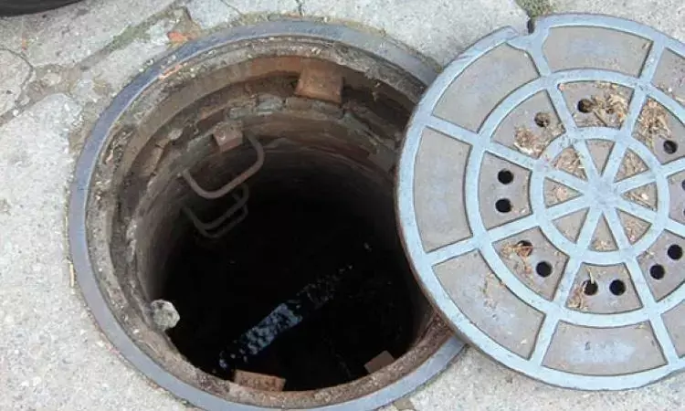 ಮ್ಯಾನ್ ಹೋಲ್ ಗೆ ಬಿದ್ದು ಇಬ್ಬರು ಪೌರಕಾರ್ಮಿಕರು ಮೃತ್ಯು