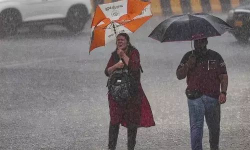 ಥಾಣೆ: ಭಾರೀ ಮಳೆಗೆ ರೆಸ್ಟೋರೆಂಟ್  ಮೇಲ್ಛಾವಣಿ ಕುಸಿತ; ಮೂವರಿಗೆ ಗಾಯ