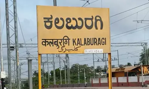 ಕಲಬುರಗಿ ರೈಲ್ವೆ ಸಿಬ್ಬಂದಿಯ ಅಚಾತುರ್ಯ: ಪ್ರಯಾಣಿಕರನ್ನು ಬಿಟ್ಟು ಹೋದ ರೈಲು
