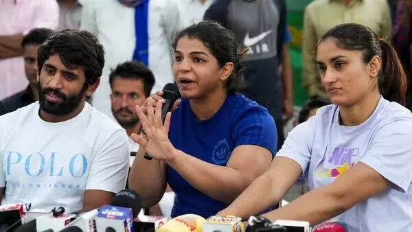 ನಮ್ಮ ಮುಂದಿನ ಹೋರಾಟ ಬೀದಿಯಲ್ಲಲ್ಲ, ಕೋರ್ಟ್ ನಲ್ಲಿ: ಕುಸ್ತಿಪಟುಗಳು ನಮ್ಮ ಮುಂದಿನ ಹೋರಾಟ ಬೀದಿಯಲ್ಲಲ್ಲ, ಕೋರ್ಟ್ ನಲ್ಲಿ: ಕುಸ್ತಿಪಟುಗಳು