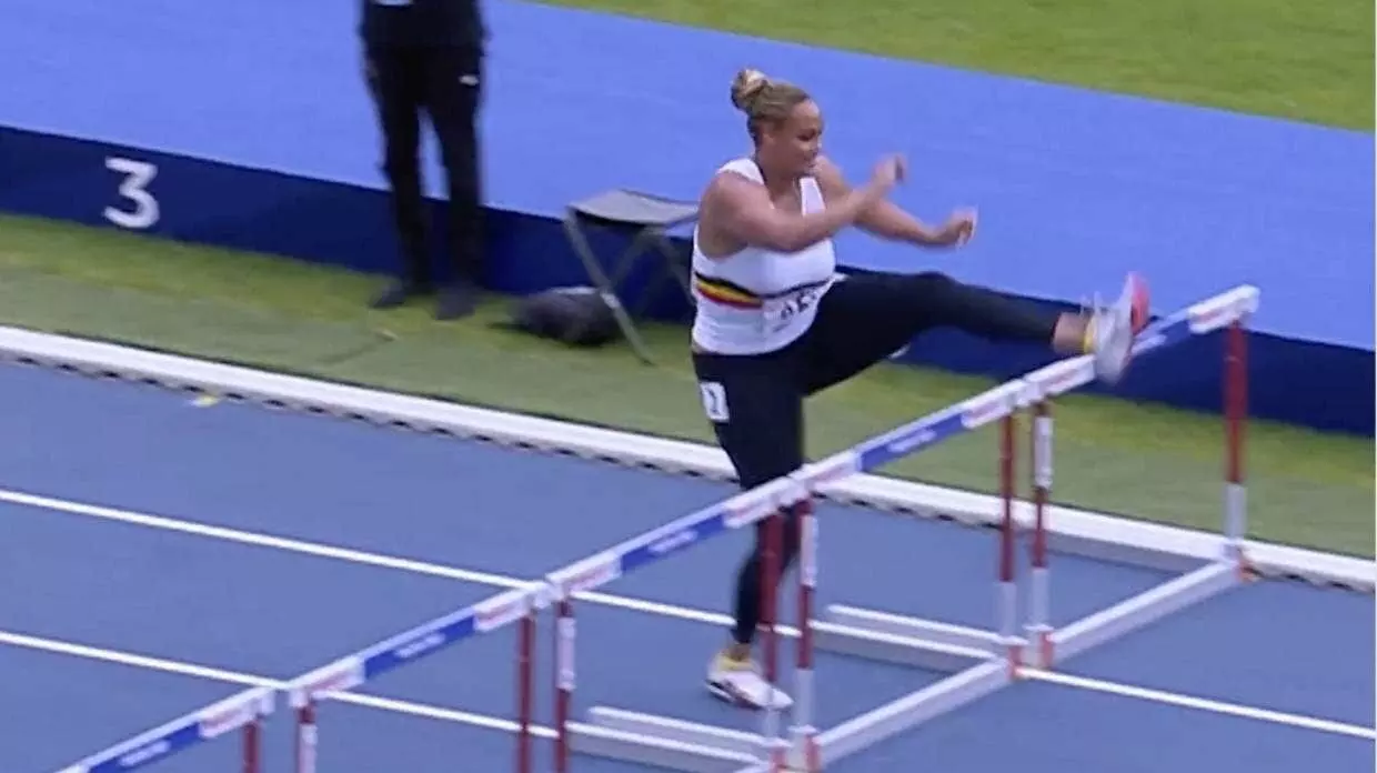 100 ಮೀಟರ್ ಹರ್ಡಲ್ಸ್ ಓಡಿದ ಬೆಲ್ಜಿಯಂ ಶಾಟ್ ಪುಟ್ ಪಟು! 100 ಮೀಟರ್ ಹರ್ಡಲ್ಸ್ ಓಡಿದ ಬೆಲ್ಜಿಯಂ ಶಾಟ್ ಪುಟ್ ಪಟು!