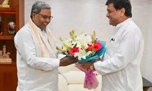 ಮುಖ್ಯಮಂತ್ರಿ ಸಿದ್ದರಾಮಯ್ಯರನ್ನು ಭೇಟಿಯಾದ ಮಹಾರಾಷ್ಟ್ರದ ಮಾಜಿ ಸಿಎಂ