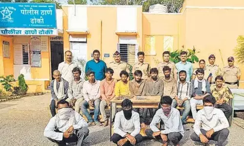 ಸಂಕಲೆಗಳಲ್ಲಿ ಬಂಧಿಸಿ 11 ಕಾರ್ಮಿಕರಿಂದ ಬಾವಿ ತೋಡಿಸುತ್ತಿದ್ದ ಕಂಟ್ರಾಕ್ಟರ್