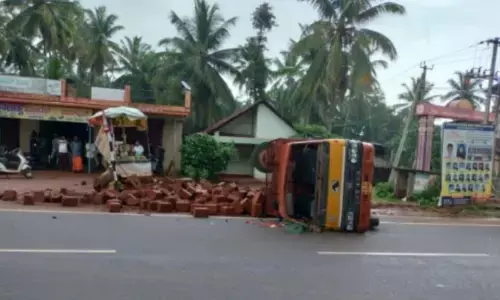 ಬಂಟ್ವಾಳ : ಲಾರಿ - ಸ್ಕೂಟರ್ ನಡುವೆ ಅಪಘಾತ; ಸ್ಕೂಟರ್ ಸವಾರನಿಗೆ ಗಾಯ