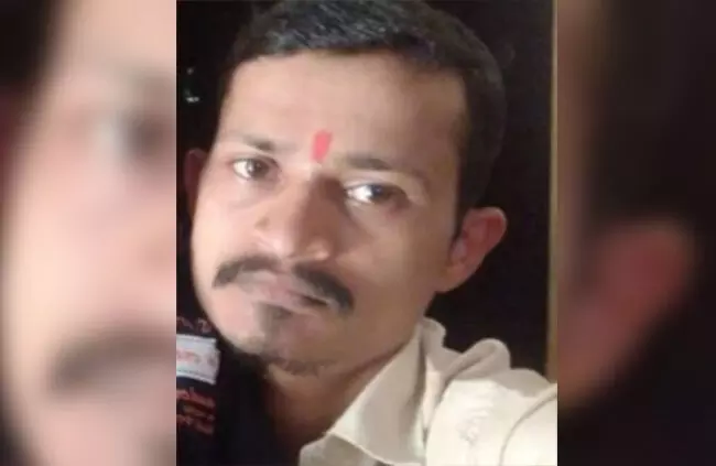 ಸುಳ್ಯ: ಗುಂಡು ಹಾರಿಸಿಕೊಂಡು ಯುವಕ ಆತ್ಮಹತ್ಯೆ ಸುಳ್ಯ: ಗುಂಡು ಹಾರಿಸಿಕೊಂಡು ಯುವಕ ಆತ್ಮಹತ್ಯೆ