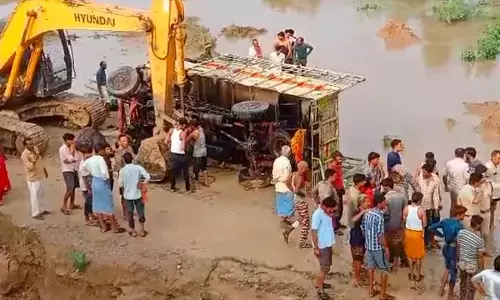 ಮಧ್ಯಪ್ರದೇಶ : ಮದುವೆ ಮನೆಯವರಿದ್ದ ಟ್ರಕ್ ನದಿಗೆ ಬಿದ್ದು ಮೂವರು ಮಕ್ಕಳು ಸೇರಿ ಐವರು ಮೃತ್ಯು