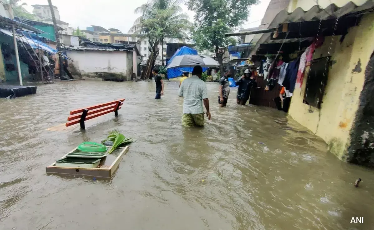 ಮಹಾರಾಷ್ಟ್ರದಲ್ಲಿ ಭಾರೀ ಮಳೆ, ಇಬ್ಬರು ನೀರು ಪಾಲು, ಧರೆಗುರುಳಿದ ಮರಗಳು
