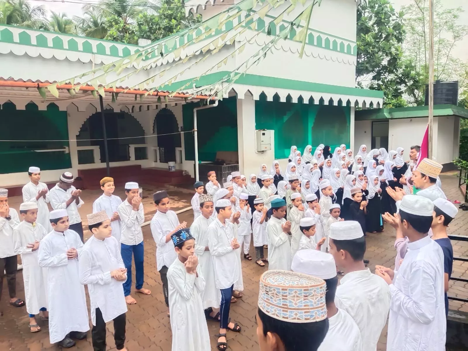 ಅಸೈ ಬದ್ರಿಯ ಮದ್ರಸದಲ್ಲಿ ಸಮಸ್ತ ಸ್ಥಾಪನಾ ದಿನಾಚರಣೆ