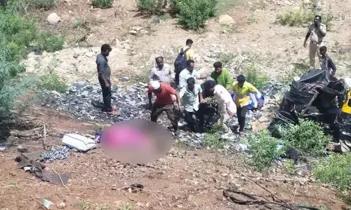 ಹೊಸಪೇಟೆ | ಲಾರಿ, ಆಟೋಗಳ ನಡುವೆ ಭೀಕರ ಅಪಘಾತ: 7 ಮಂದಿ ಮೃತ್ಯು