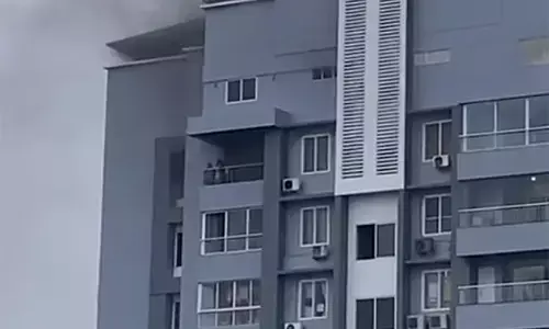 ಮಂಗಳೂರು: ವಸತಿ ಸಂಕೀರ್ಣದಲ್ಲಿ ಬೆಂಕಿ ಆಕಸ್ಮಿಕ