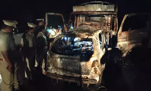 ಗುಂಡ್ಲುಪೇಟೆ | ಕಾರು- ಲಾರಿ ಢಿಕ್ಕಿ: ಕಾರು ಚಾಲಕ ಸಜೀವ ದಹನ