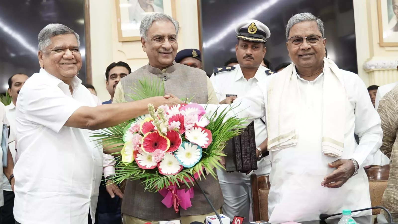 ಪರಿಷತ್​ ಸದಸ್ಯರಾಗಿ ಕಾಂಗ್ರೆಸ್​ನ ಮೂವರು ಪ್ರಮಾಣವಚನ ಸ್ವೀಕಾರ