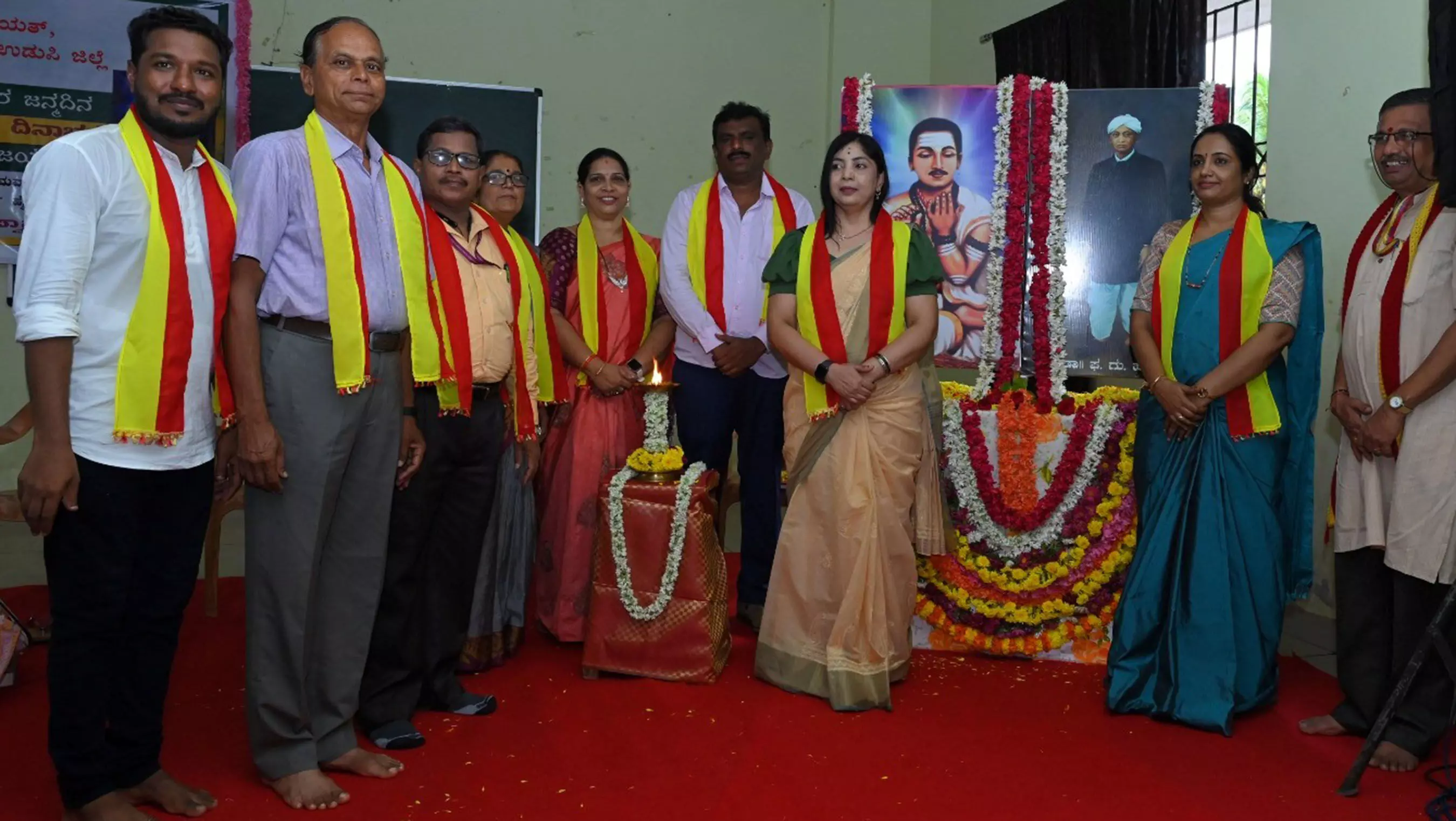 ವಚನ ಸಾಹಿತ್ಯಕ್ಕೆ ಫ.ಗು.ಹಳಕಟ್ಟಿ, ಹಡಪದ ಅಪ್ಪಣ್ಣ ಕೊಡುಗೆ ಅನನ್ಯ: ಅಪರ ಜಿಲ್ಲಾಧಿಕಾರಿ ವೀಣಾ ಬಿ.ಎನ್