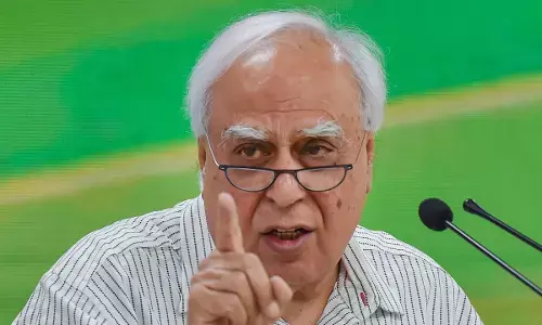 ಮೊದಲು ಭ್ರಷ್ಟರ ಮೇಲೆ ದಾಳಿ, ನಂತರ ಆಲಿಂಗನ: ಮಹಾರಾಷ್ಟ್ರ ಬೆಳವಣಿಗೆ ಕುರಿತು ಕಪಿಲ್‌ ಸಿಬಲ್‌