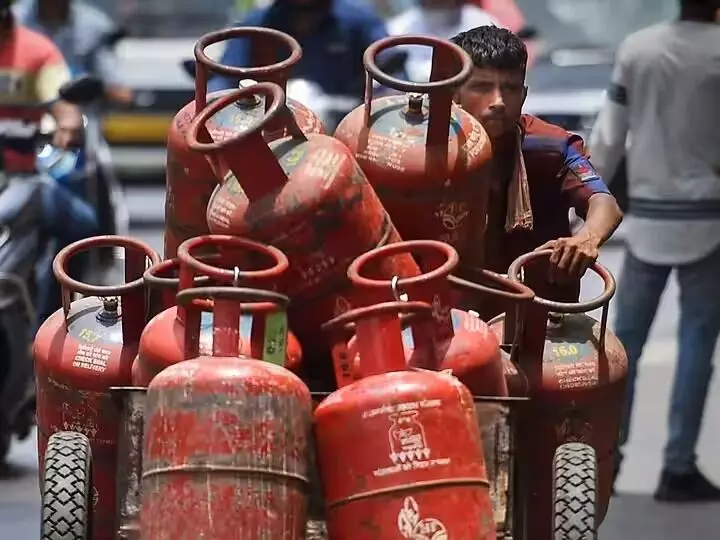 ವಾಣಿಜ್ಯ ಬಳಕೆಯ LPG ಸಿಲಿಂಡರ್ ಬೆಲೆಯಲ್ಲಿ ಏರಿಕೆ