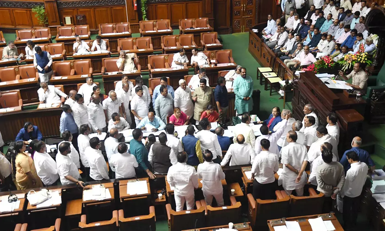 ‘ಗ್ಯಾರಂಟಿ’ ಗದ್ದಲಕ್ಕೆ ಉಭಯ ಸದನಗಳ ದಿನದ ಕಲಾಪ ಬಲಿ