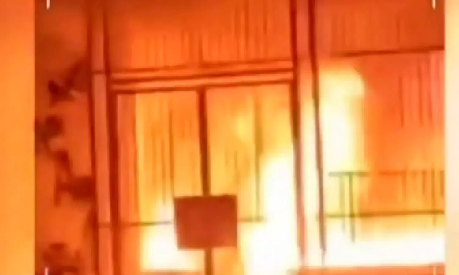 ಮಣಿಪುರ ಹಿಂಸಾಚಾರ: ಕುಕಿ ಉಗ್ರಗಾಮಿ ಗುಂಪಿನ ನಾಯಕನ ಮನೆ ಬೆಂಕಿಗಾಹುತಿ