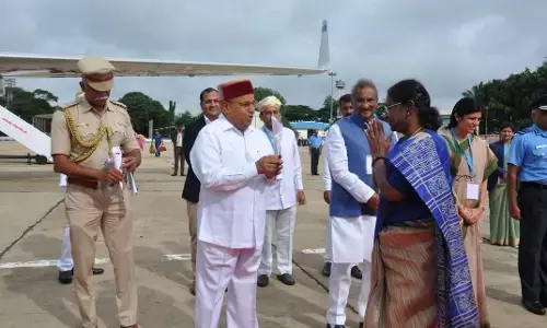 ಬೆಂಗಳೂರು: ರಾಷ್ಟ್ರಪತಿ ದ್ರೌಪದಿ ಮುರ್ಮು ಅವರಿಗೆ ರಾಜ್ಯಪಾಲರಿಂದ ಬೀಳ್ಕೊಡುಗೆ