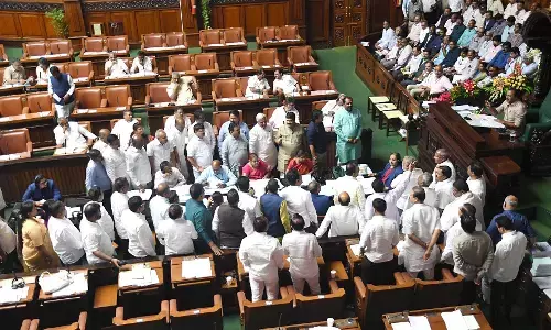 ‘ಗ್ಯಾರಂಟಿ’ ಗದ್ದಲಕ್ಕೆ ಉಭಯ ಸದನಗಳ ದಿನದ ಕಲಾಪ ಬಲಿ