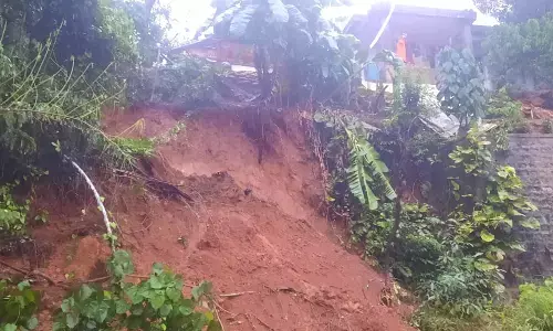 ಕೊಣಾಜೆ: ಮಳೆಗೆ ಗುಡ್ಡ ಕುಸಿತ, ಹಲವು ಮನೆಗಳಿಗೆ ಹಾನಿ