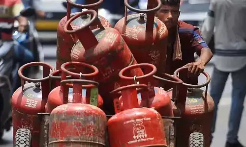 ವಾಣಿಜ್ಯ ಬಳಕೆಯ LPG ಸಿಲಿಂಡರ್ ಬೆಲೆಯಲ್ಲಿ ಏರಿಕೆ