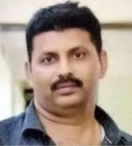 ವಿಪರೀತ ಮಳೆಯಿಂದ ರಸ್ತೆಬದಿಯ ಕೆರೆಗೆ ಸ್ಕೂಟರ್ ಸಮೇತ ಬಿದ್ದು ಸವಾರ ಮೃತ್ಯು ವಿಪರೀತ ಮಳೆಯಿಂದ ರಸ್ತೆಬದಿಯ ಕೆರೆಗೆ ಸ್ಕೂಟರ್ ಸಮೇತ ಬಿದ್ದು ಸವಾರ ಮೃತ್ಯು