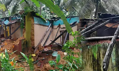 ಉಳ್ಳಾಲ: ಗಾಳಿ ಮಳೆ ಗೆ ಕುಸಿದು ಬಿದ್ದ ಮನೆ