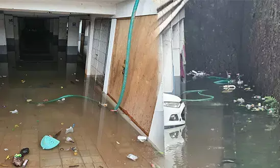 ಕೆ.ಸಿ ರೋಡ್: ಜಲಾವೃತಗೊಂಡ ಕಟ್ಟಡದ ಕೆಳಮಹಡಿ; ಕುಡಿಯುವ ನೀರಿಗಾಗಿ ಪರಿತಪಿಸುತ್ತಿರುವ ಕುಟುಂಬಗಳು