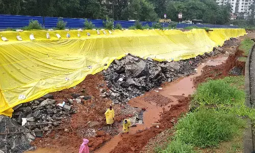 ಸಂತೆಕಟ್ಟೆ ಓವರ್‌ಪಾಸ್ ನಿರ್ಮಾಣ ಕಾಮಗಾರಿಯ ಮಣ್ಣು ಕುಸಿತ: ಉಡುಪಿ ಡಿಸಿ ಪರಿಶೀಲನೆ