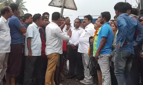 ಅಪೂರ್ಣ ಹೆದ್ದಾರಿ ಕಾಮಗಾರಿ; ಐಆರ್‌ಬಿ ಅಧಿಕಾರಿಗಳ ವಿರುದ್ಧ ಸಚಿವ ಮಾಂಕಾಳ್ ವೈದ್ಯ ಆಕ್ರೋಶ