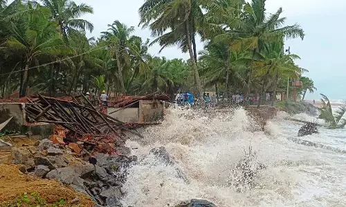 ಪಡುಬಿದ್ರಿ: ಕಡಲಕೊರತಕ್ಕೆ ಗೋದಾಮು ನೆಲಸಮ