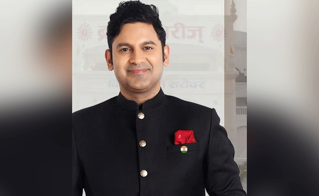 ಆದಿಪುರುಷ್ ಚಿತ್ರದಿಂದ ಜನರ ಭಾವನೆಗಳಿಗೆ ಧಕ್ಕೆಯಾಗಿದೆ: ಕ್ಷಮೆ ಕೋರಿದ ಸಂಭಾಷಣೆಕಾರ ಮನೋಜ್ ಮುಂತಶಿರ್