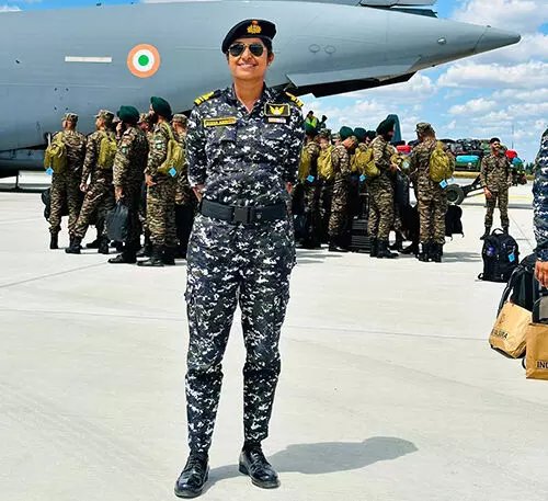 ಜು.14ರಂದು ಪ್ಯಾರಿಸ್ನಲ್ಲಿ Bastille Day ಪೆರೇಡ್: ಮಂಗಳೂರಿನ ಲೆ. ಕಮಾಂಡ್ ದಿಶಾ ಅಮೃತ್ ಭಾಗಿ ಜು.14ರಂದು ಪ್ಯಾರಿಸ್ನಲ್ಲಿ Bastille Day ಪೆರೇಡ್: ಮಂಗಳೂರಿನ ಲೆ. ಕಮಾಂಡ್ ದಿಶಾ ಅಮೃತ್ ಭಾಗಿ