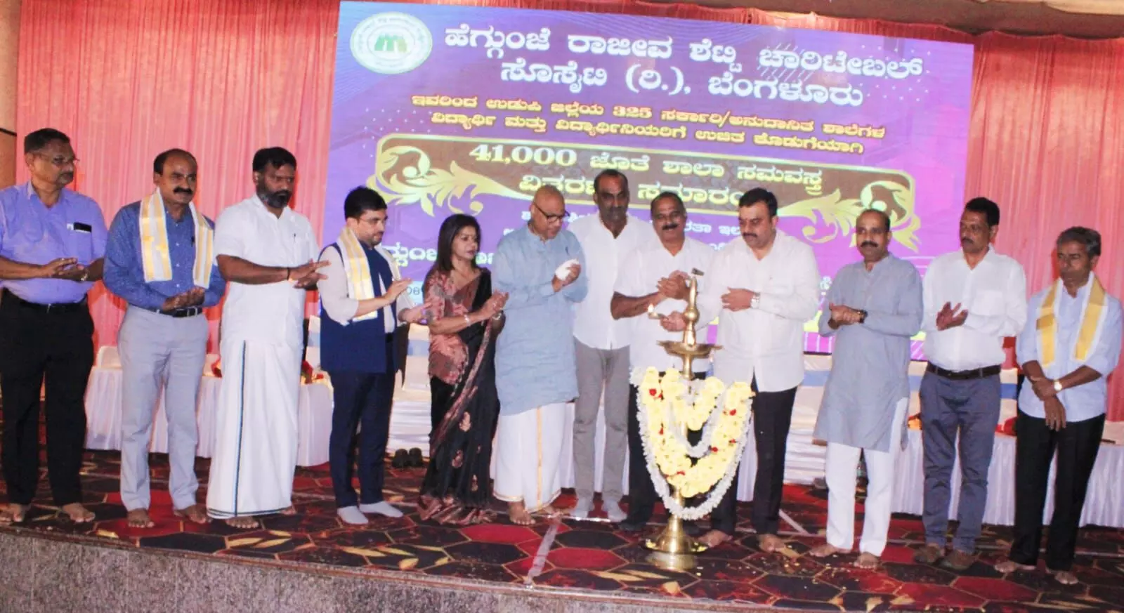 ಮುರಲಿ ಕಡೆಕಾರ್‌ಗೆ ‘ಹೆಗ್ಗುಂಜೆ ರಾಜೀವ ಶೆಟ್ಟಿ ವಿದ್ಯಾ ಪೋಷಕ್’ ಪ್ರಶಸ್ತಿ ಪ್ರದಾನ