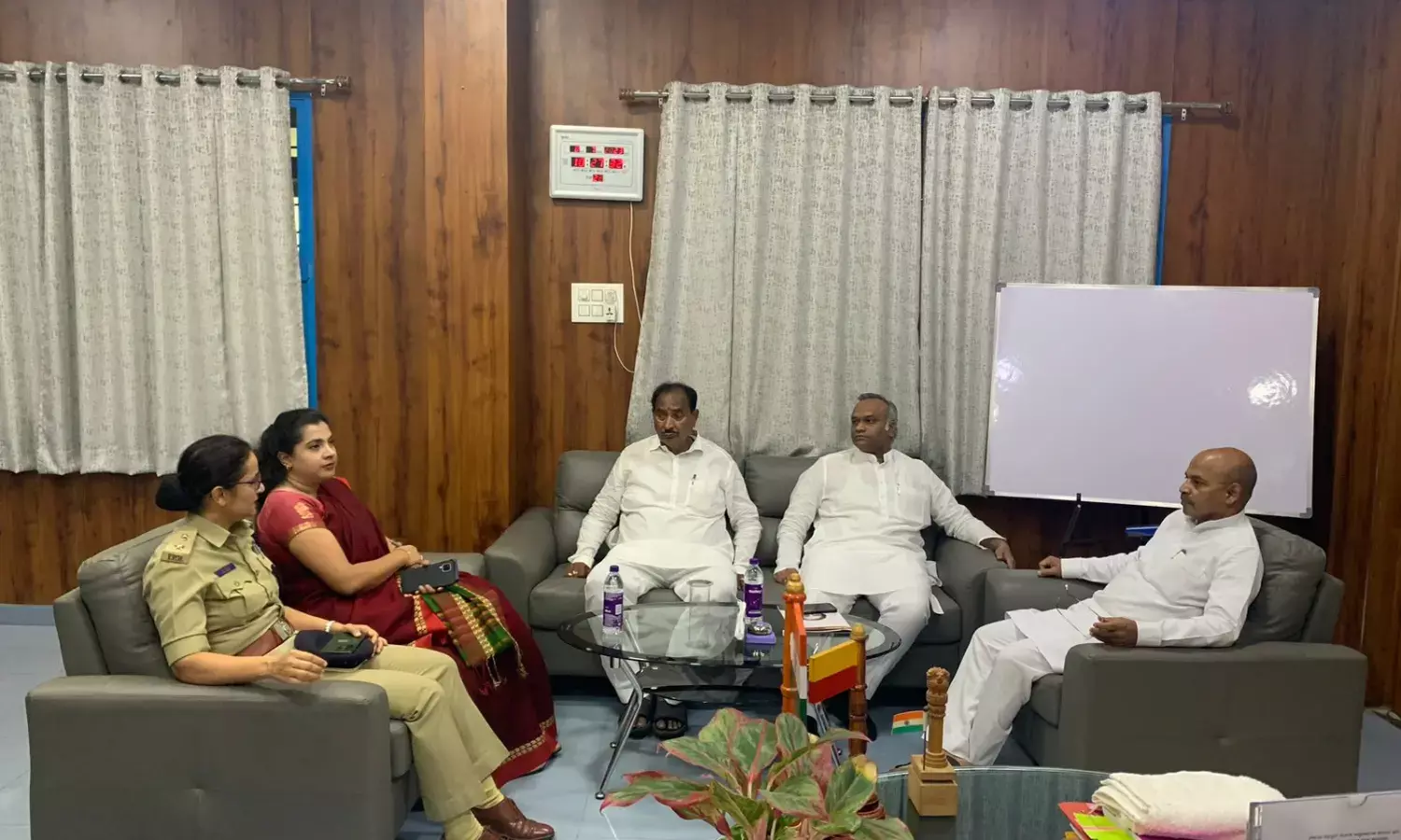 ಝೀರೋ ಟ್ರಾಫಿಕ್ ಹೆಸರಿನಲ್ಲಿ ಸಾರ್ವಜನಿಕರ ವಾಹನ ಸಂಚಾರಕ್ಕೆ ತಡೆ ಬೇಡ: ಪೊಲೀಸರಿಗೆ ಪ್ರಿಯಾಂಕ್ ಖರ್ಗೆ, ಶರಣಪ್ರಕಾಶ ಪಾಟೀಲ ಸೂಚನೆ